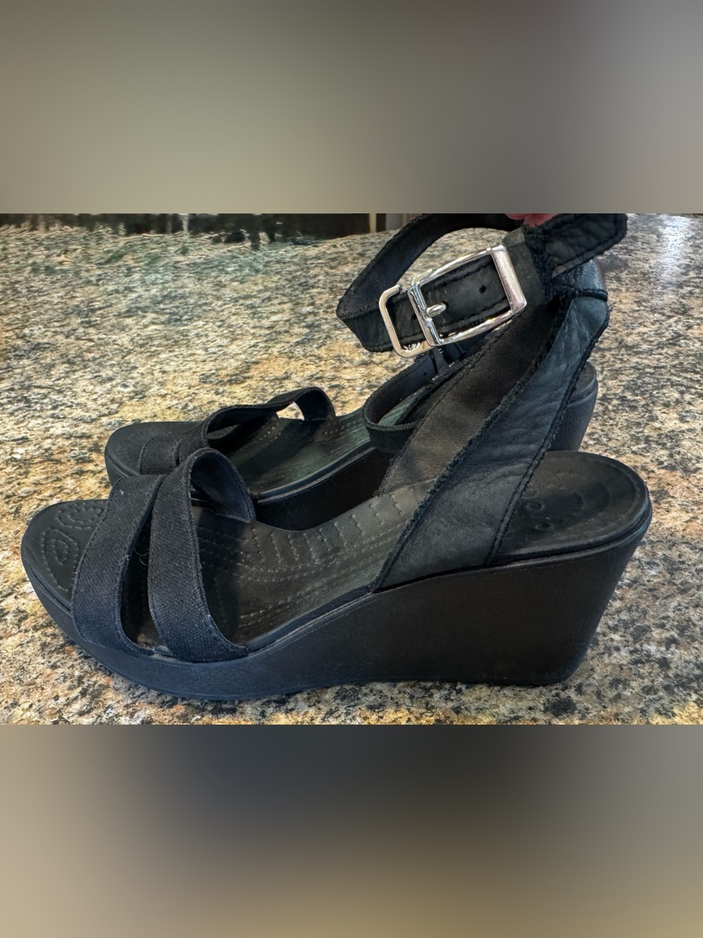 Women's Crocs Leigh II Black Leather Ankle Strappy Wedge Sandals Size 8 Platform